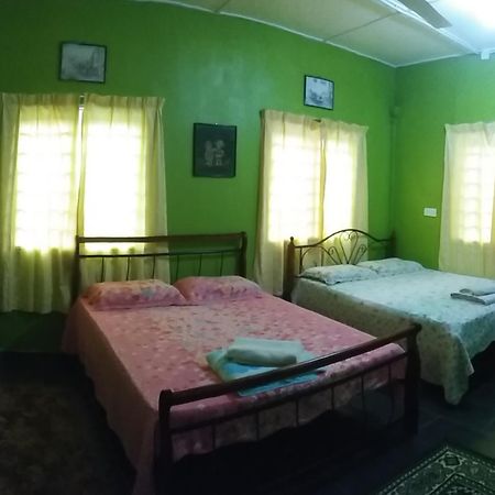 Dhia Irdina Homestay Paya Rewak Exterior photo
