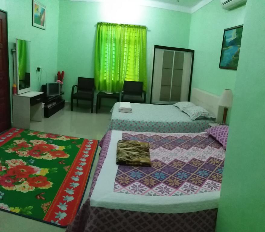 Dhia Irdina Homestay Paya Rewak Exterior photo