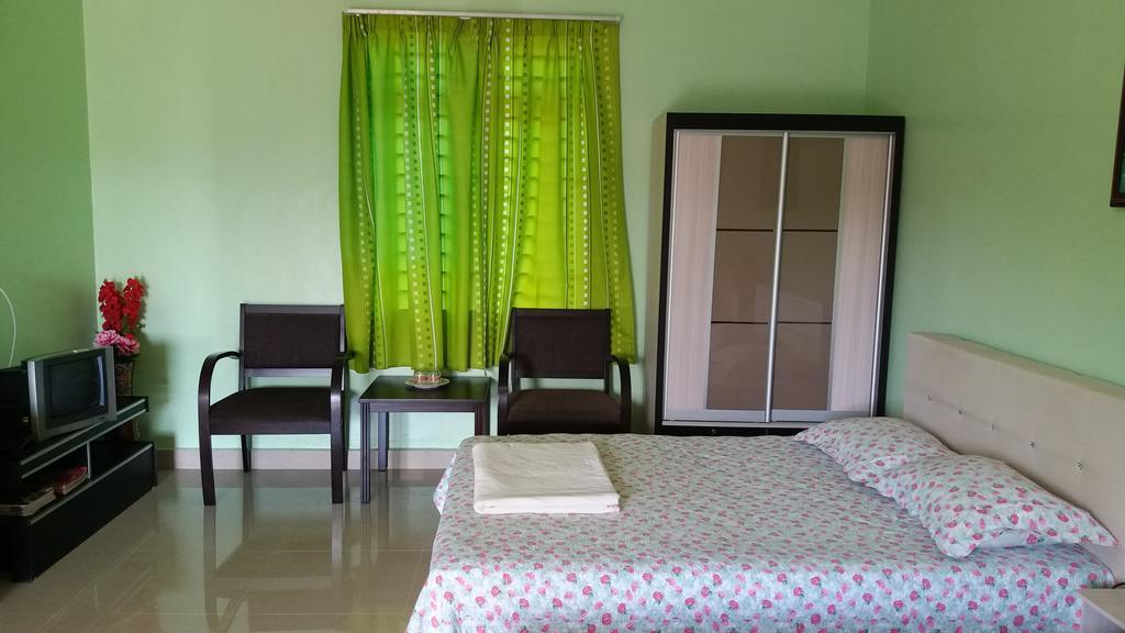 Dhia Irdina Homestay Paya Rewak Exterior photo