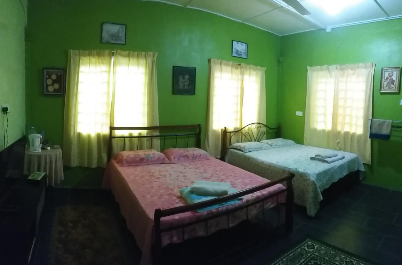 Dhia Irdina Homestay Paya Rewak Exterior photo