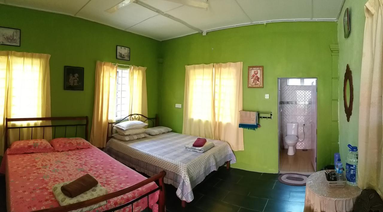 Dhia Irdina Homestay Paya Rewak Exterior photo